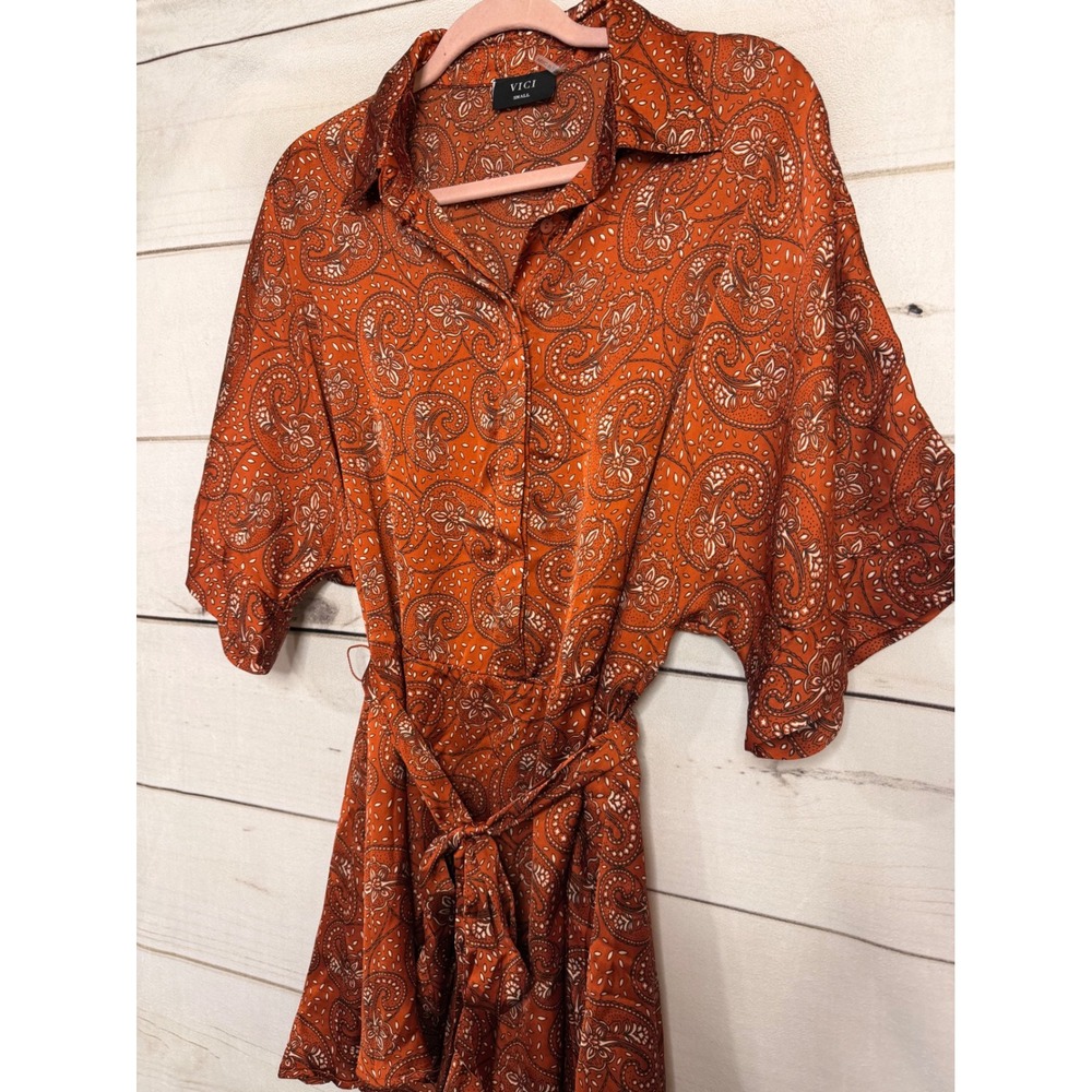 VICI Paisley Print Button Down Kimono Sleeve Shirt Dress Rust‎ S - Picture 2 of 8